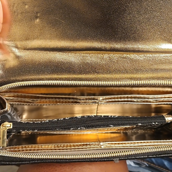 Betsy Johnson Crossbody/Clutch - Picture 5 of 10